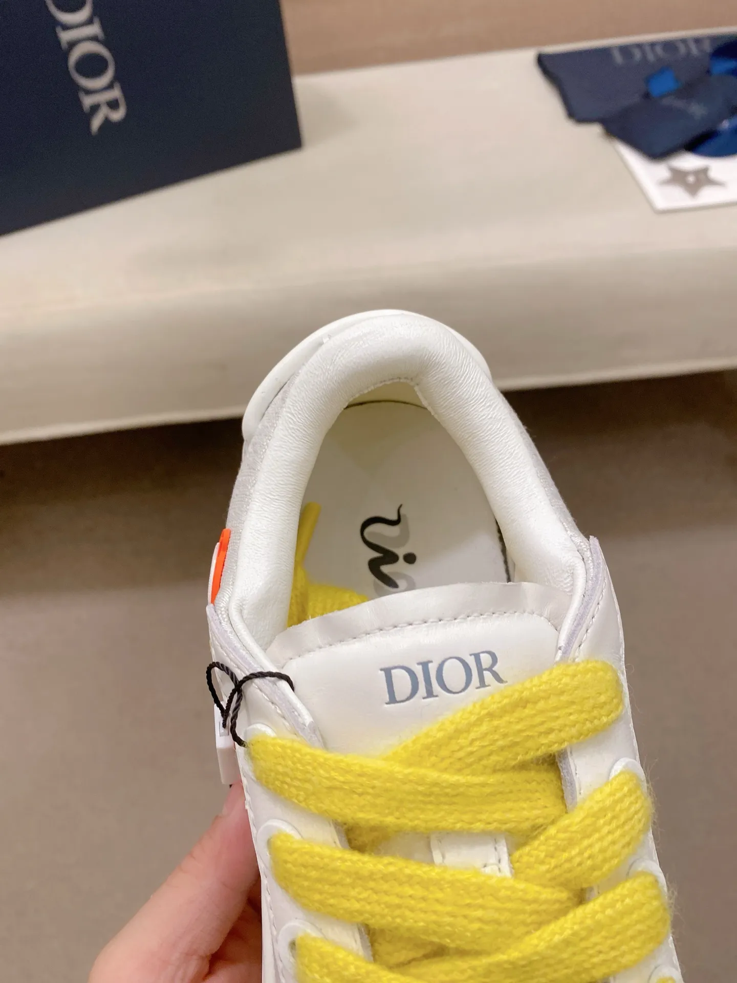 Factory price: 300 Men's shoes 💰[Dior·Dior] Top 🔍Couple style 💏🔍New casual sports style couple shoes, new four-season design, perfect workmanship, lace-up lazy style to create cabinet quality, upper: imported first-layer cowhide, sheepskin lining is soft and comfortable, ultra-light TPU wear-resistant outsole, simple, versatile fashion men's shoes, excellent color code number 35--44